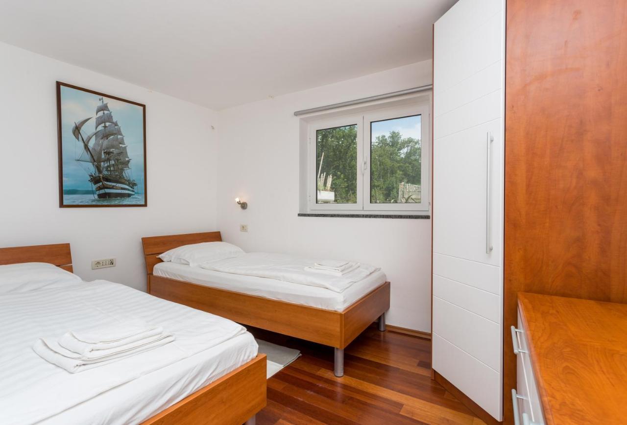 Molnar Resort Apartment Sergej Brzac Exteriör bild
